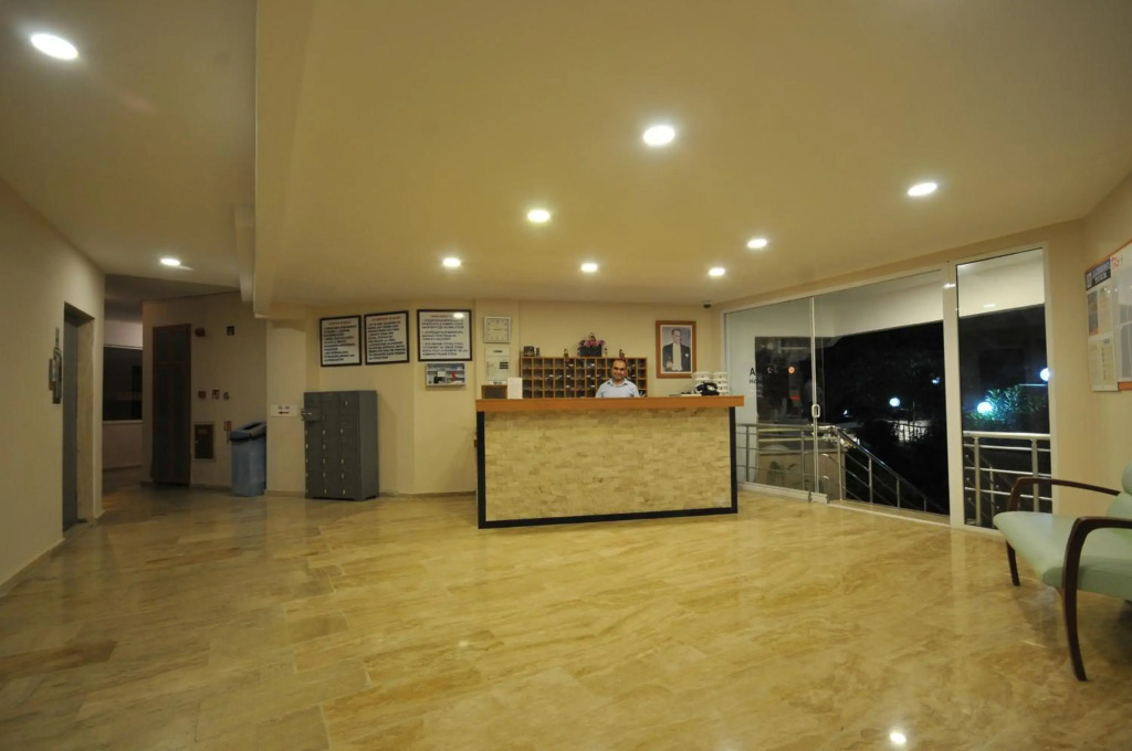 Amos Hotel - Photo 2