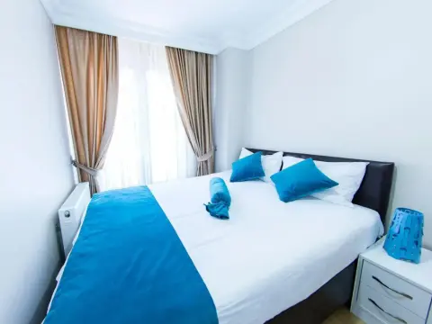 Color Homes 3 Apartments - Photo 3