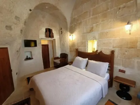 Apex Cave Hotel - Photo 2