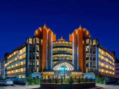 ARNOR DE LUXE HOTEL & SPA