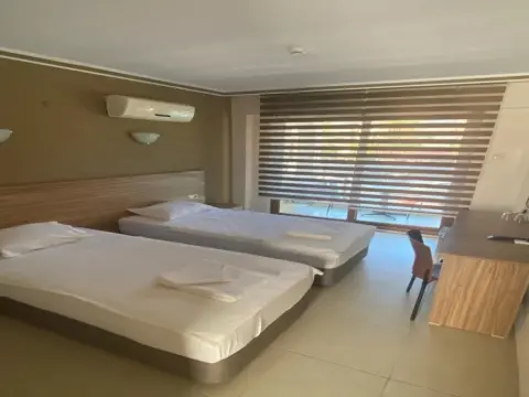 Astoria Beach Hotel - Photo 3