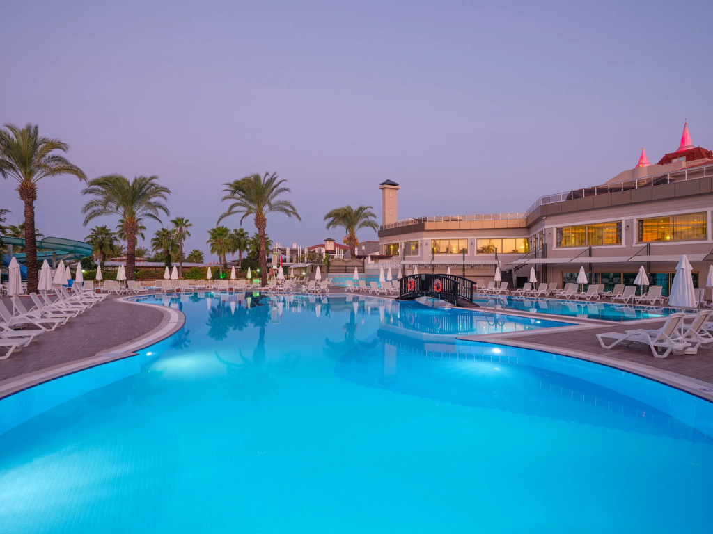 Aydinbey Famous Resort - Ultra All Inclusive - Photo 4