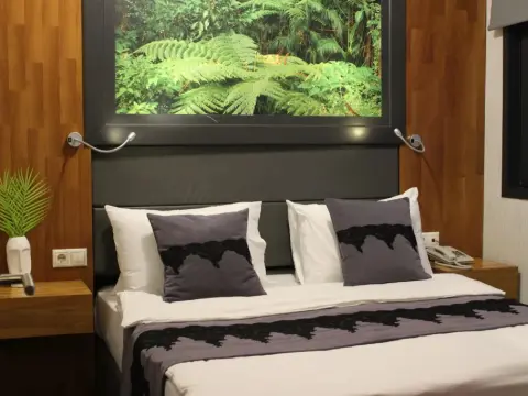 Black Art Otel - Photo 4