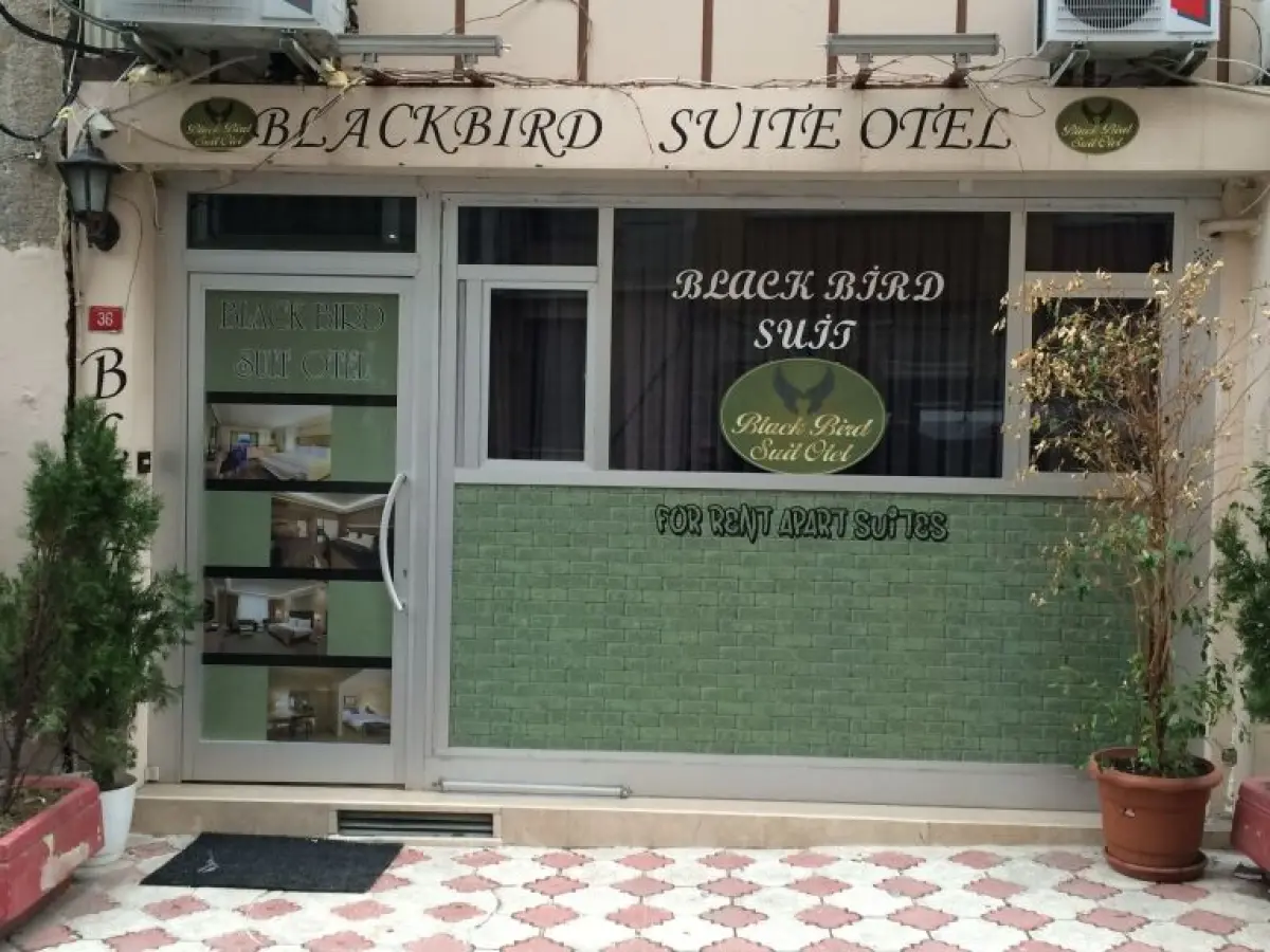 Black Bird Suite Hotel