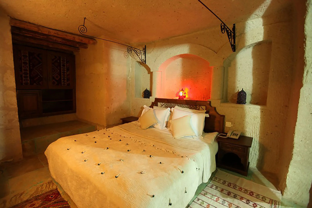 Blue Valley Cave Hotel - Photo 2