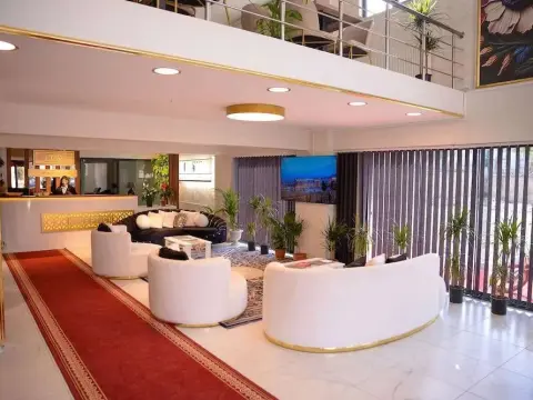 Bosss Business Suite Hotel - Photo 2