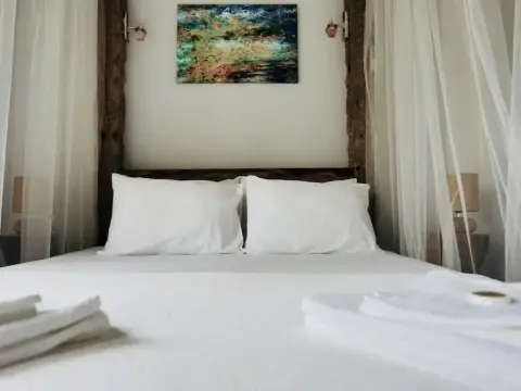 Bozcaada Iris Hotel - Photo 1