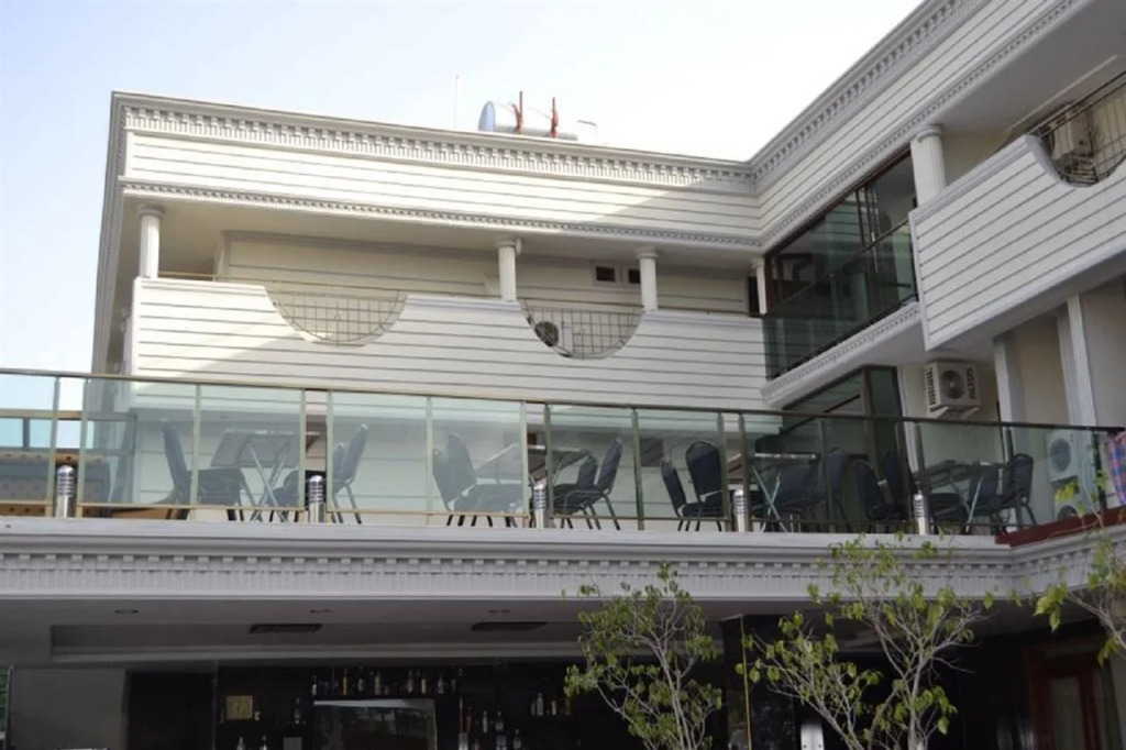 Britannia Hotel - Photo 1