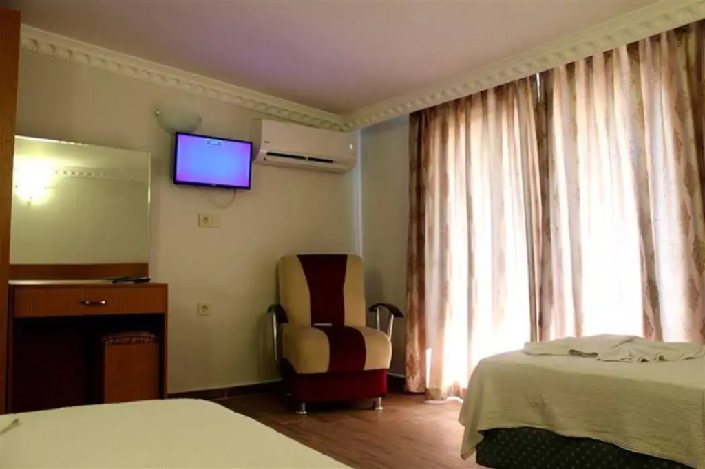 Britannia Hotel - Photo 4