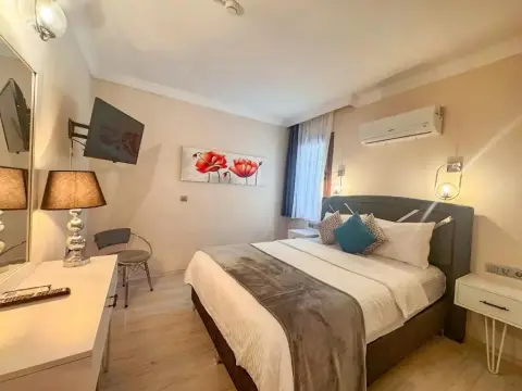 Carrington Suites Hotel - Photo 2