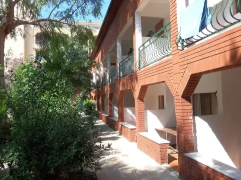 Cerit Hotel - Photo 1