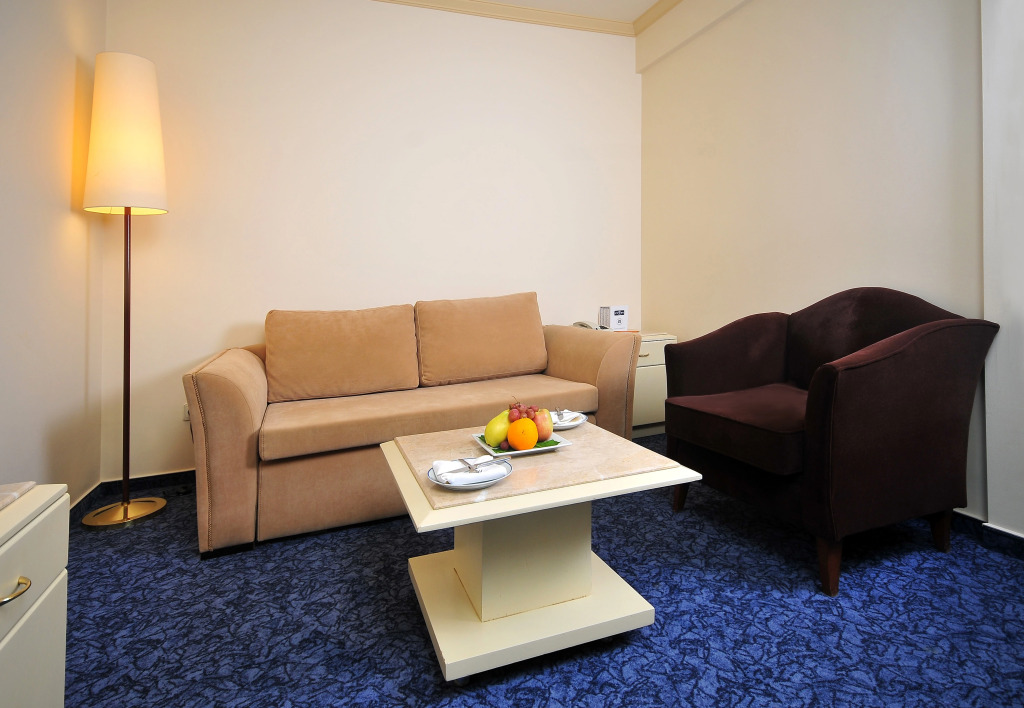 Class Hotel - Photo 3