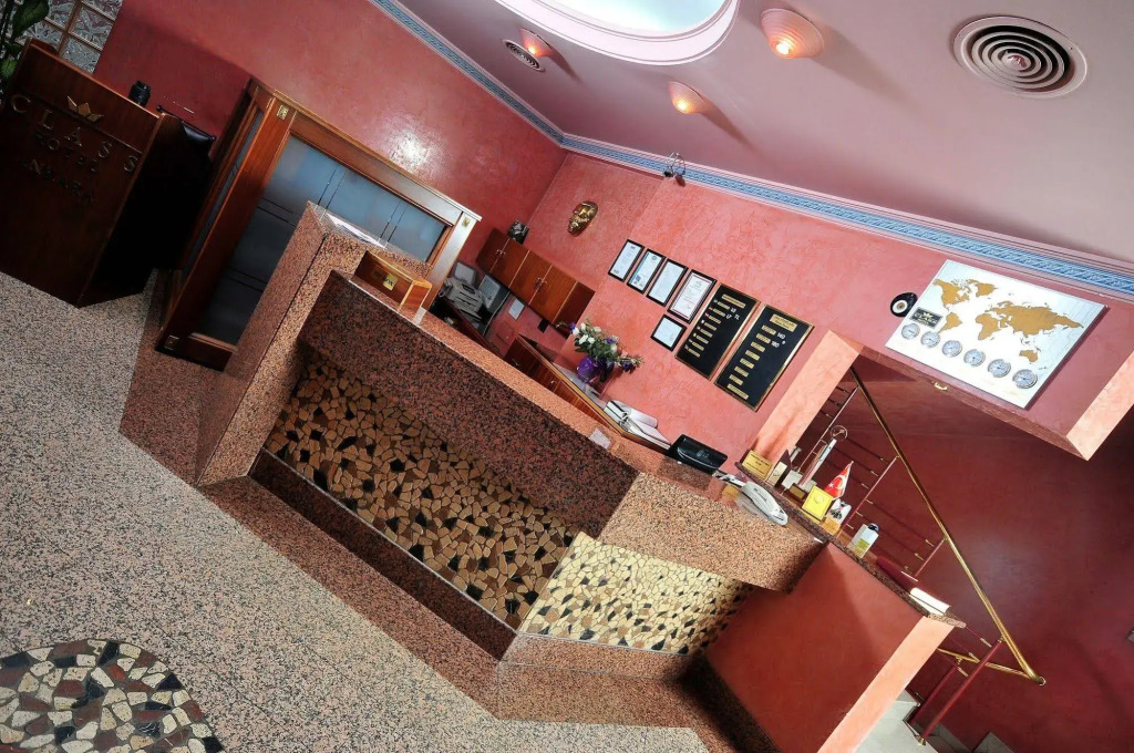 Class Hotel - Photo 2