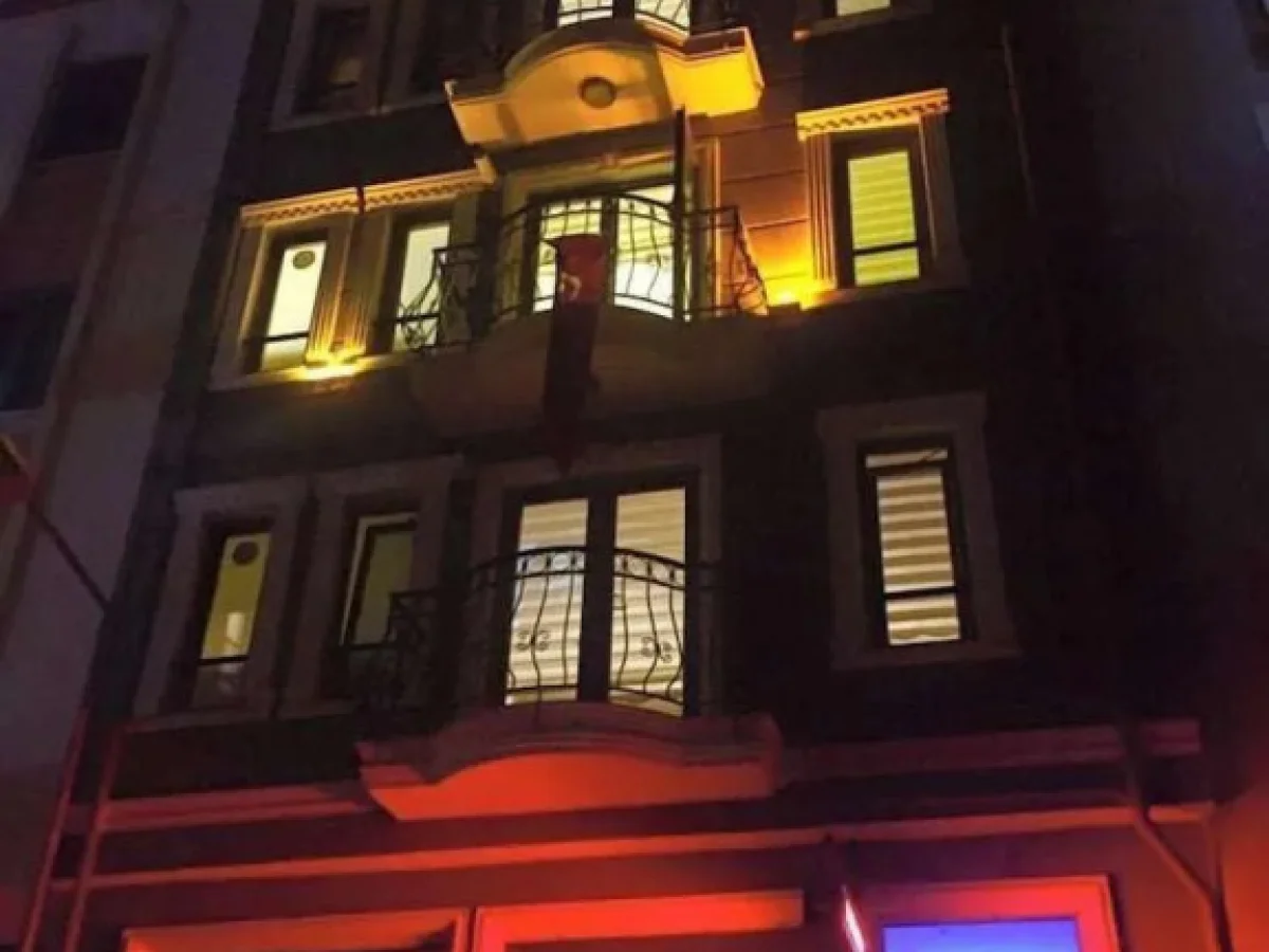 Class Suit Residence