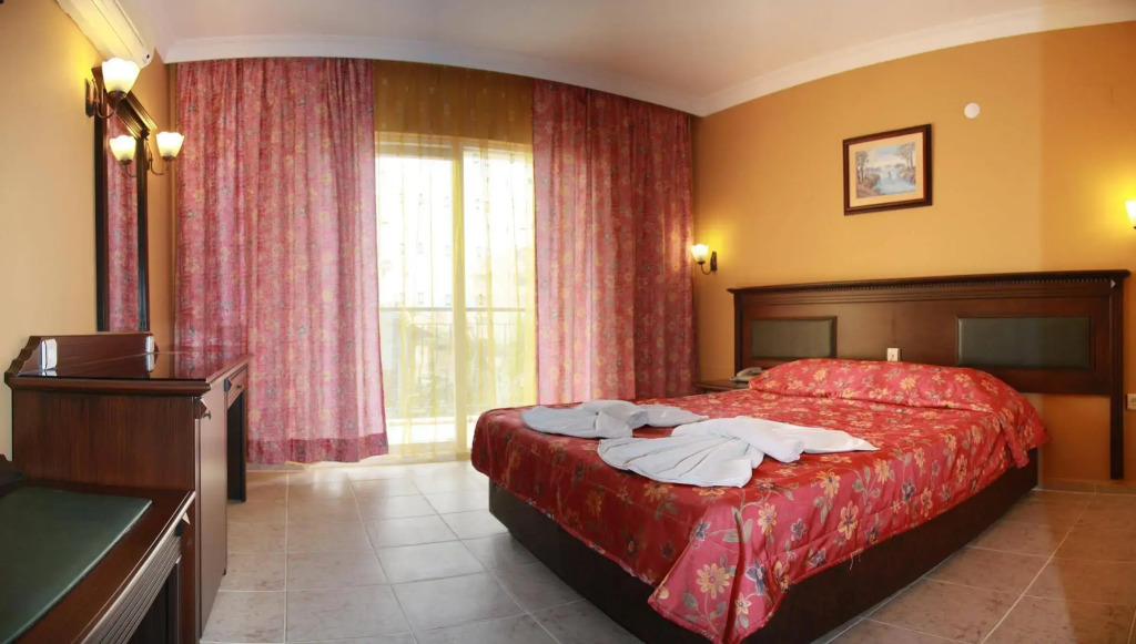 Club Dorado - Photo 3