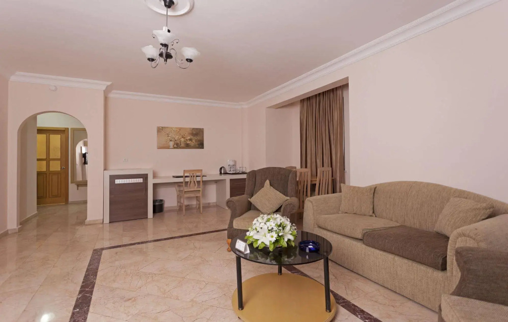 Club Paradiso Hotel & Resort