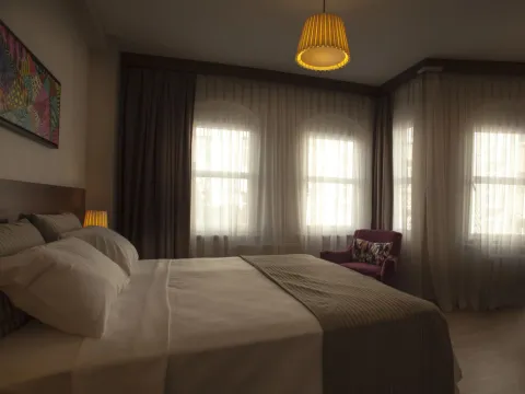 Cordis Hotel - Photo 2