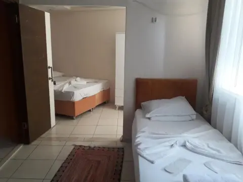 Daisy Hotel - Photo 3