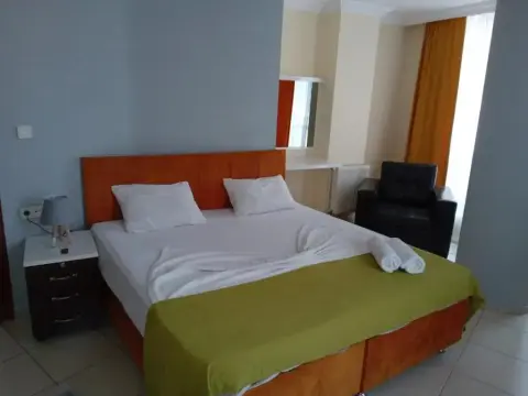 Daisy Hotel - Photo 4