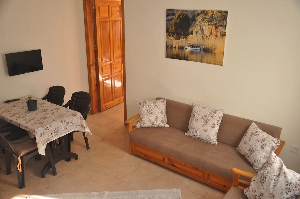 Dalyando Hotel - Photo 3