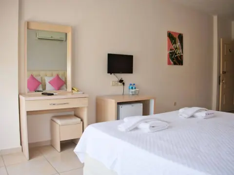 Defne Lori̇na Buti̇k Hotel - Photo 4