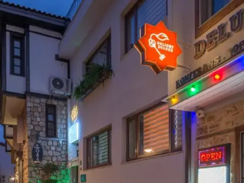 DELIGHT DELUXE APART