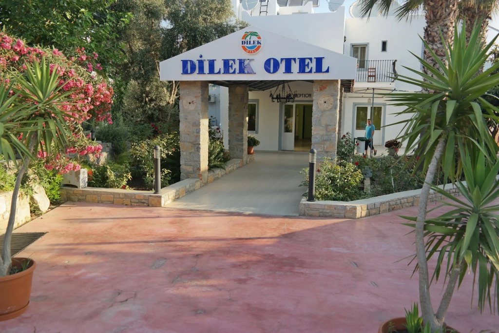 Dilek Hotel & Apartments - Photo 1
