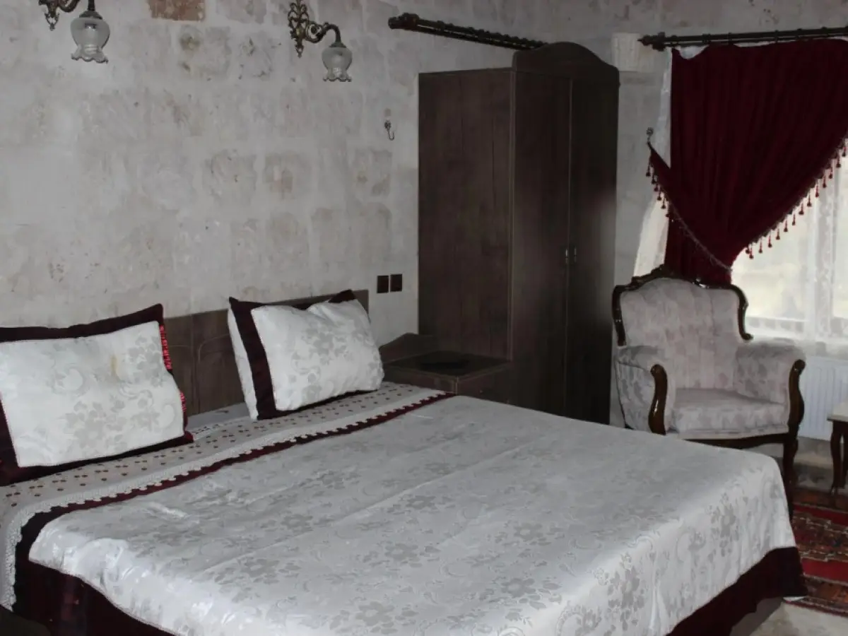 Dilek Tepesi Cave Hotel