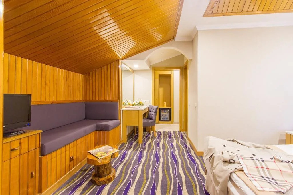 Dogan Royal Hotel - Photo 4