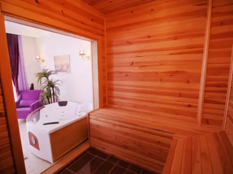 East Suite Hotel - Photo 3