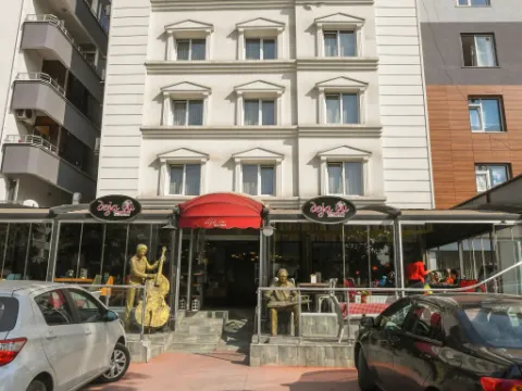 Egas Hotel - Photo 1