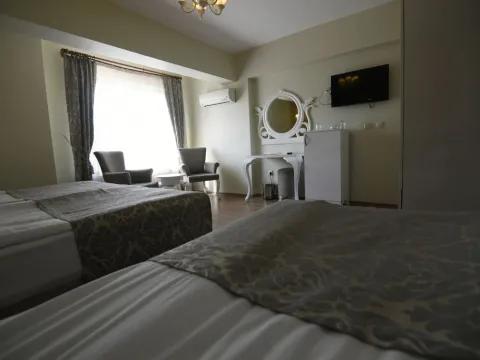 Egas Hotel - Photo 2