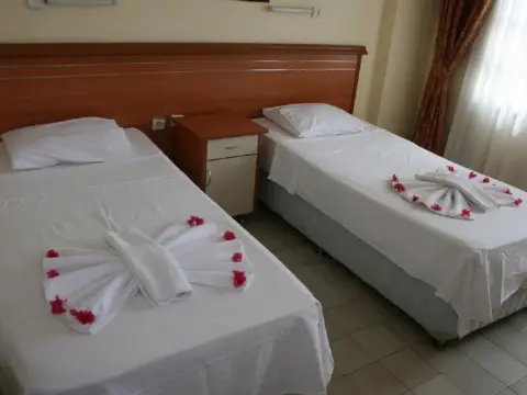 Ekin Hotel - Photo 4