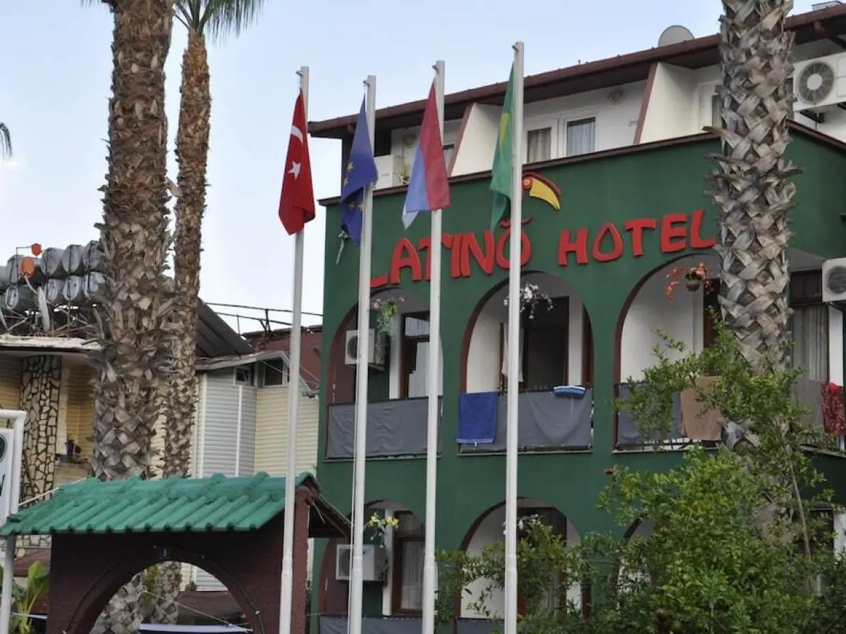 El Latino Otel
