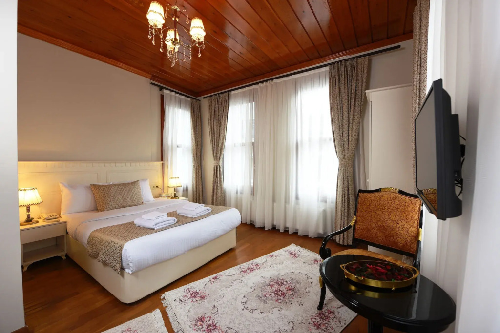 Elyka Hotel - Photo 3