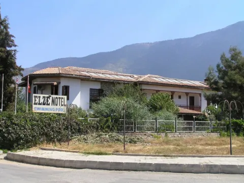 Elze Hotel - Photo 1