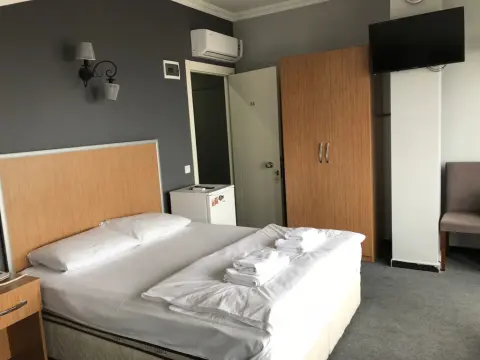Ema Hotel - Photo 1