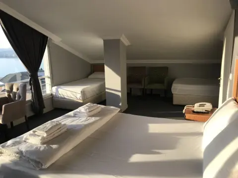 Ema Hotel - Photo 2