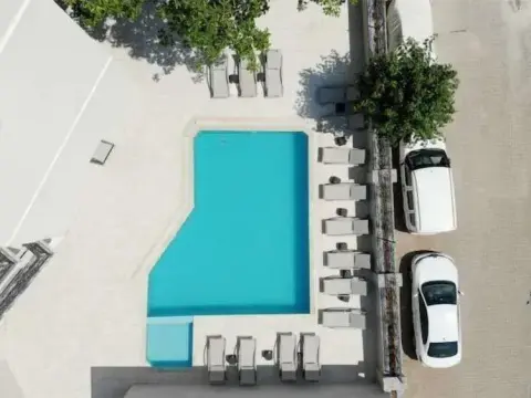 Emilia Hotel - Photo 1