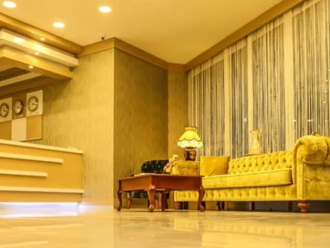 EMSA Palace Hotel - Photo 2