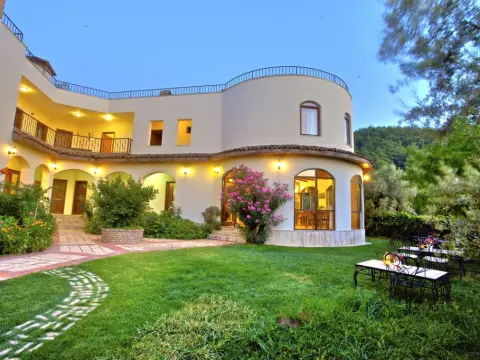 Ephesus Boutique Hotel - Photo 1