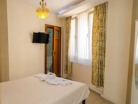 Ephesus Palace - Photo 3