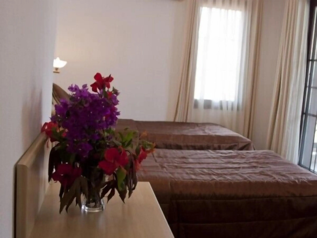 Erdem Hotel - Photo 2