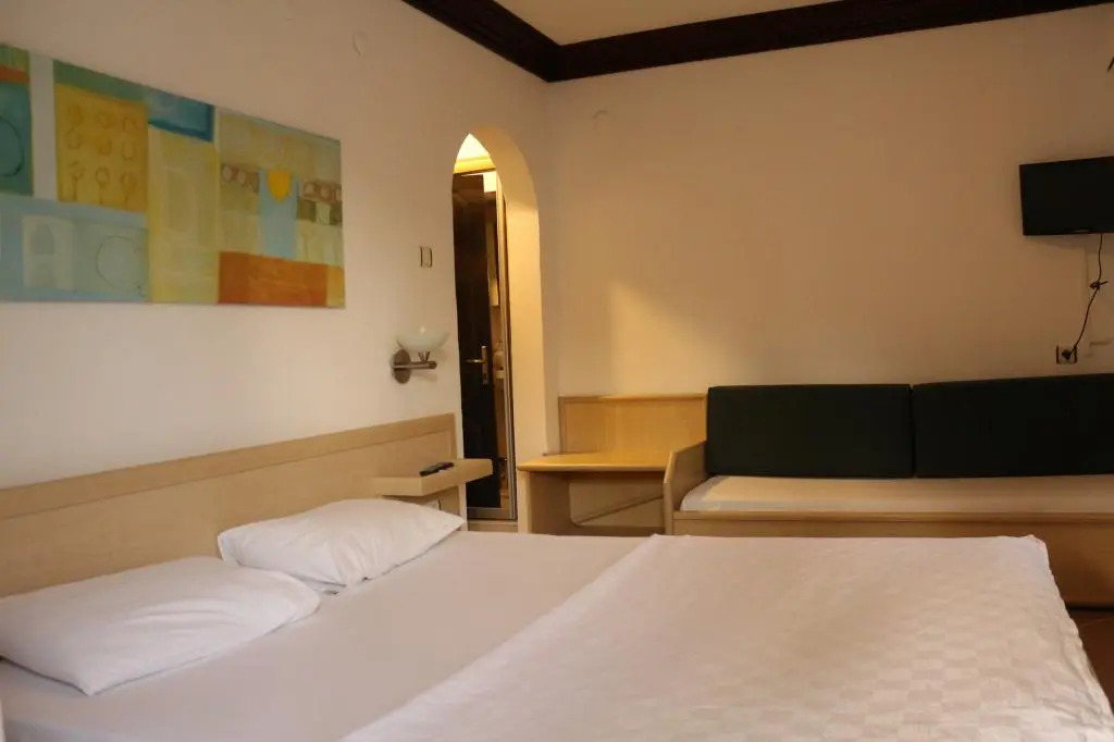 Erdem Hotel - Photo 3