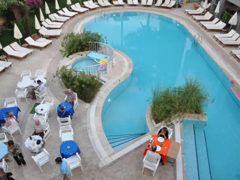 Faber Apartments - Photo 2