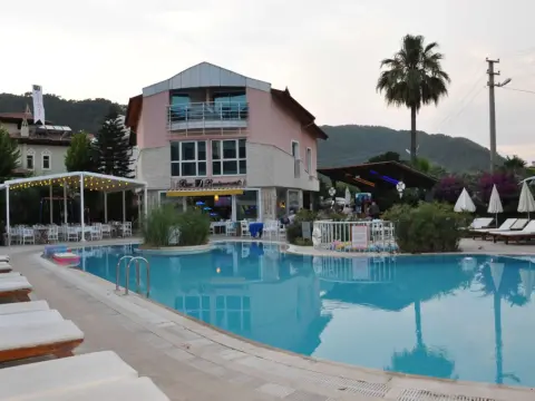 Faber Apartments - Photo 3