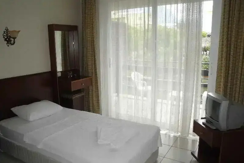 Feronia Hills Hotel - фото 3