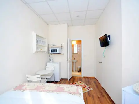 Finch Apartments - Photo 3