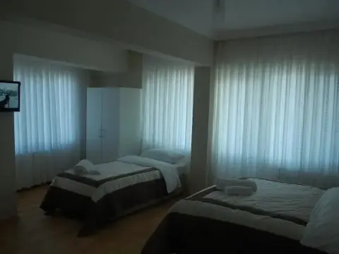 Flora Hotel - Photo 4