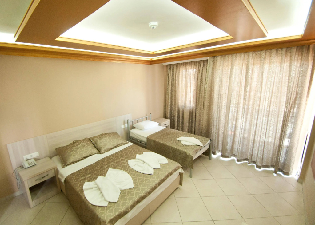 Flora Palm Resort - Photo 4